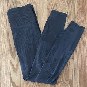 Vuori Stride Leggings in Charcoal Mache